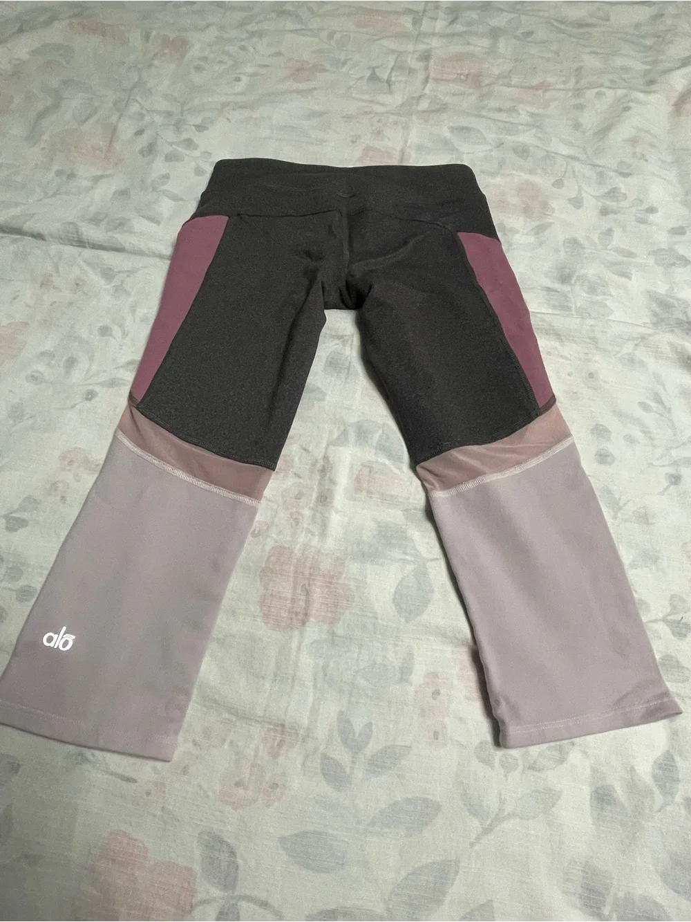 Alo Cropped Leggings